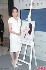 组图：林嘉欣称想多陪家人 剧本好才会接新电影