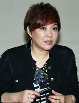 组图：李静曝新书叶一茜形象颠覆：森碟会吓哭