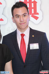 组图：霍启刚亮相青联会 何超云力挺弟弟从政