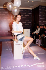 幻灯图：李彩华泰国买楼  Jessica C等名模走秀