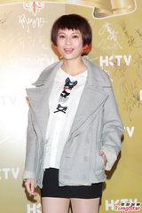 组图：香港电视办圣诞派对 王维基招揽亚视弃将