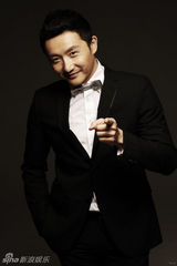 组图：涂松岩海量帅气私搭照多样造型