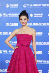 组图：万达百米红毯第二秀 梁朝伟赵薇众星百态