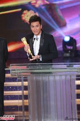 组图：马国明获我最喜爱电视男角色奖
