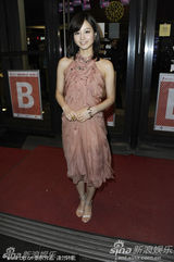 高清组图：《白夜行》首映 主演堀北真希淡雅迷人