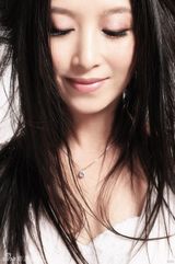 组图：刘媛媛为某广告拍摄最新写真