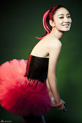 组图：郭珍霓百变舞娘写真宛若黑天鹅