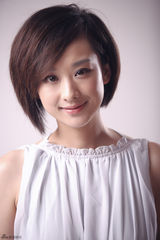 组图：穆婷婷清新淡雅写真 笑容温暖如春