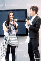 组图：阿娇被问玉照反应大 称要随时间“放低过去”