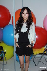 组图：台湾棒棒堂组合现身跨年活动 热舞火爆现场