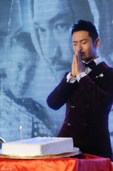 组图：《血滴子》黄晓明天狼蜡像揭幕