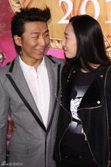 组图：《等风来》倪妮演装女 冯绍峰包场支持