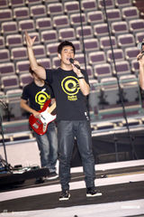 组图：任贤齐跳小薇版nobody 自夸舞技堪比杰克逊