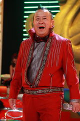 幻灯图：东方卫视建“华人综艺馆” 成龙回忆邓丽君