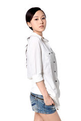 高清图：胡睿推全新写真 中戏美女展现清新魅力