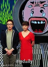 组图：韩星姜艺彬香艳出席《愤怒王》发布会