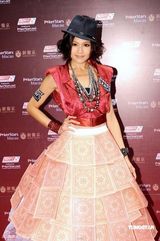 幻灯图：名模周秀娜瑞莎为亚太扑克大赛站台造势