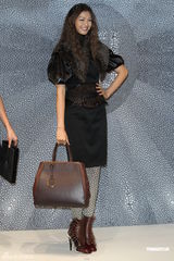 组图：林嘉绮15公分高跟鞋走秀破除怀孕传言