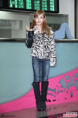 组图：AKB48板野友美来台笑容多 单飞人气更火