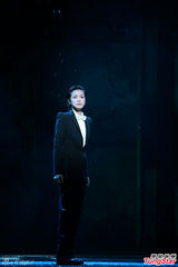 组图：何韵诗与女友同台出演 坦陈与邓九云恋情