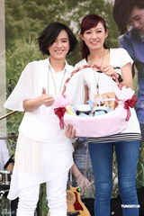 组图：张芸京新造型女人味 传与小煜暧昧粉丝心碎