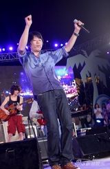 幻灯：陈楚生领衔沙滩音乐会 透露想在家乡开个唱