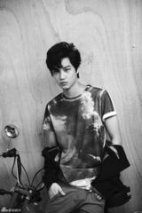 组图：EXO-K成员KAI迎接二十岁成人礼