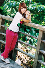 组图：新任J女郎昆凌美图盘点 18岁嫩模萌照曝光