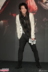 组图：日星佐藤健宣传新片 欣赏周杰伦才华