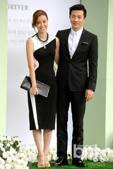 组图：李秉宪李珉廷完婚 宋承宪金汎(金范)等道贺