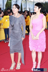 组图：任瑟雍孙恩书等众星亮相13届全州电影节红毯