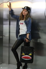 组图：孔孝真广告拍摄现场 尽展可爱魅惑魅力