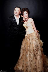 高清组图：独家曝光周立波与太太胡洁精美婚纱照