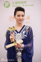 组图：黄海波宋佳白玉兰奖分获视帝视后