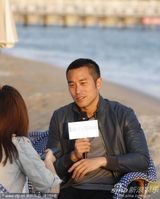 组图：戛纳影展台湾之夜派对 郑元畅陈妍希男才女貌