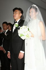 组图：纪文蕙大婚性感露半球 曾之乔杨佑宁也想婚