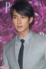 组图：隋棠名表展露消瘦身材 吴尊英挺帅气魅力难挡