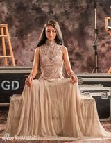 组图：央吉玛搞怪生活照曝光 点朱砂另类妆容