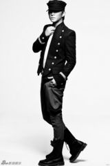 组图：韩庚黑白写真曝光 面容神秘如军人般坚毅