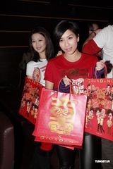 组图：《我爱HK》票房过千万 麦长青黄智雯等谢票