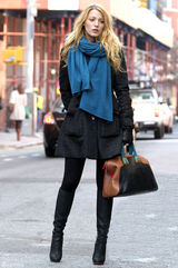 高清组图：布莱克-弗莱利街拍LOOK大衣围巾保暖