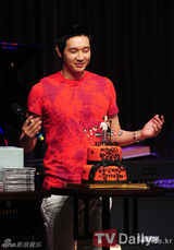 组图：韩星池贤宇入伍前举行粉丝见面会