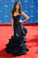 高清图：艾美奖红毯 丽娅-米歇尔华丽珠宝上身