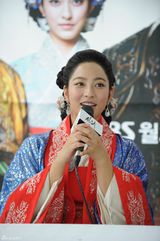 高清组图：《信义》办座谈会李敏镐金喜善相见恨晚