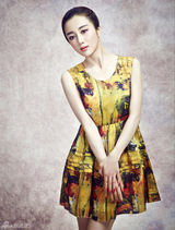 组图：洛神李依晓复古写真 彰显典雅高贵气质