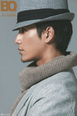 组图：陈坤跨界设计T恤登杂志封面质感十足