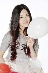 组图：王希之变身糖果公主 造型百变俏皮可爱