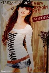 组图：长发靓模服饰写真秀美腿 露乳沟电眼迷人