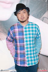 组图：陈慧琳亮相新碟试听会 孙耀威成幕后班底