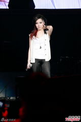 组图：邓紫棋曝林宥嘉支持个唱 害羞不谈